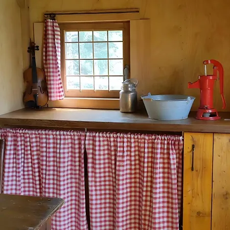 La Petite Maison Dans La Prairie *