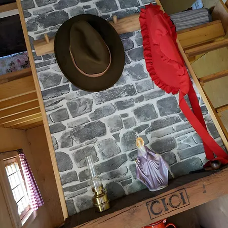 La Petite Maison Dans La Prairie 別荘 Lafarre (Haute-Loire)