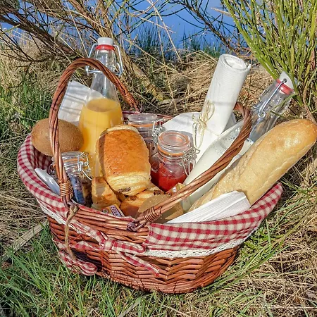 La Petite Maison Dans La Prairie * Lafarre (Haute-Loire)